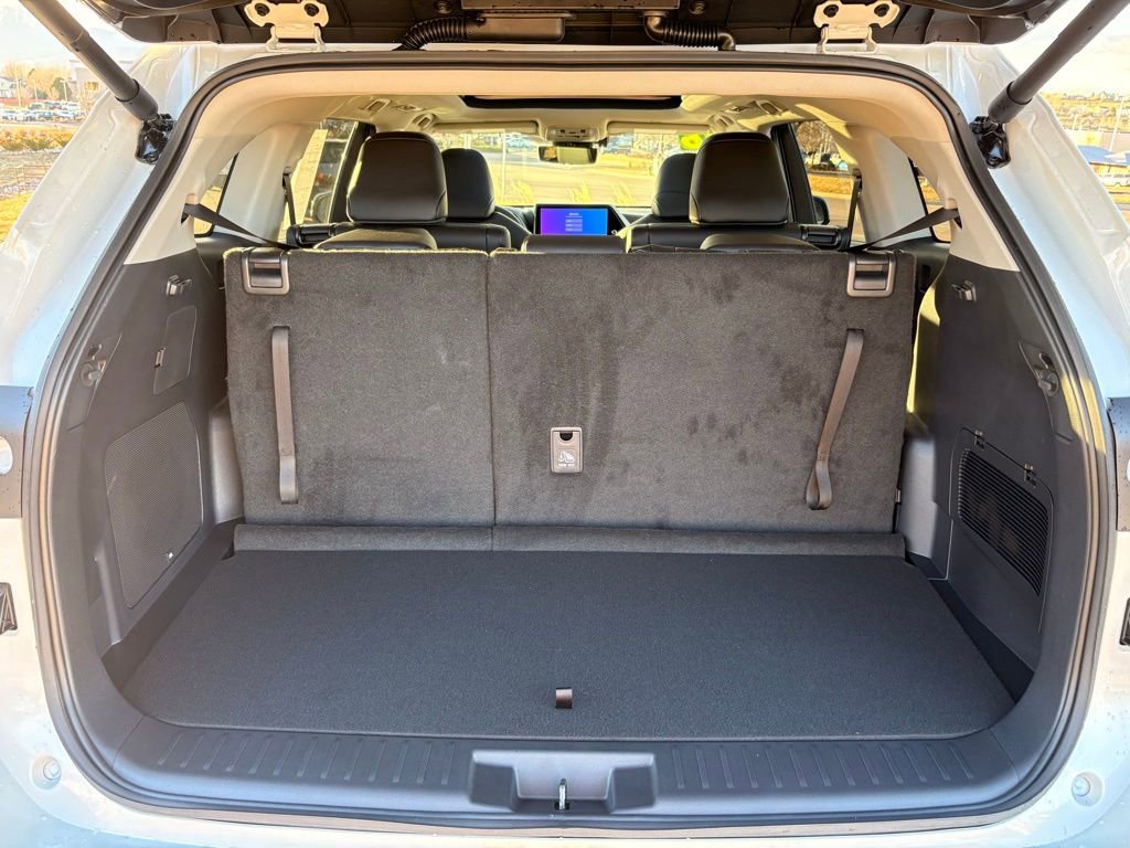 Used 2026 Toyota Highlander Platinum image 26