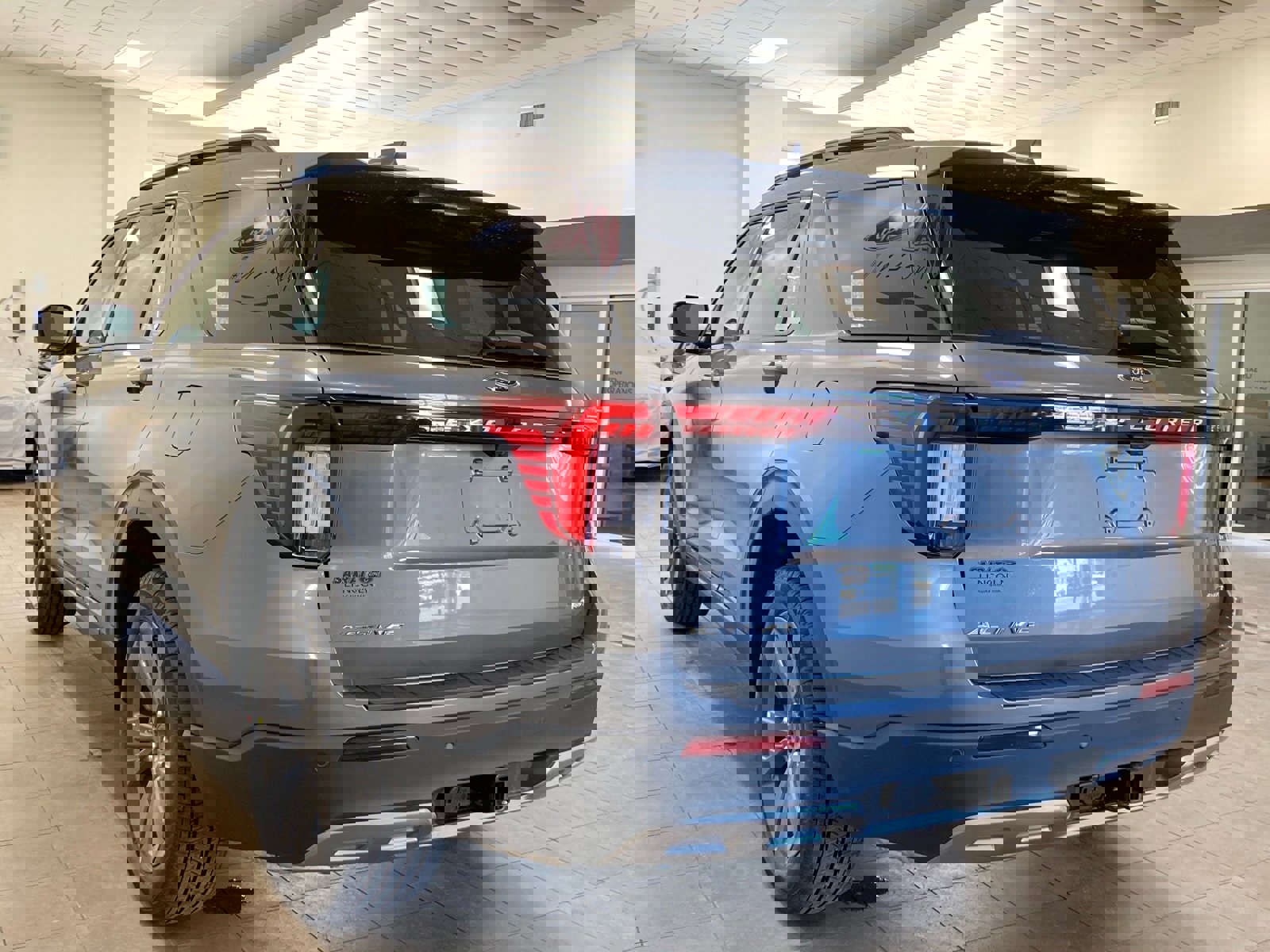 New 2026 Ford Explorer Active w/ Active Comfort Package image 5