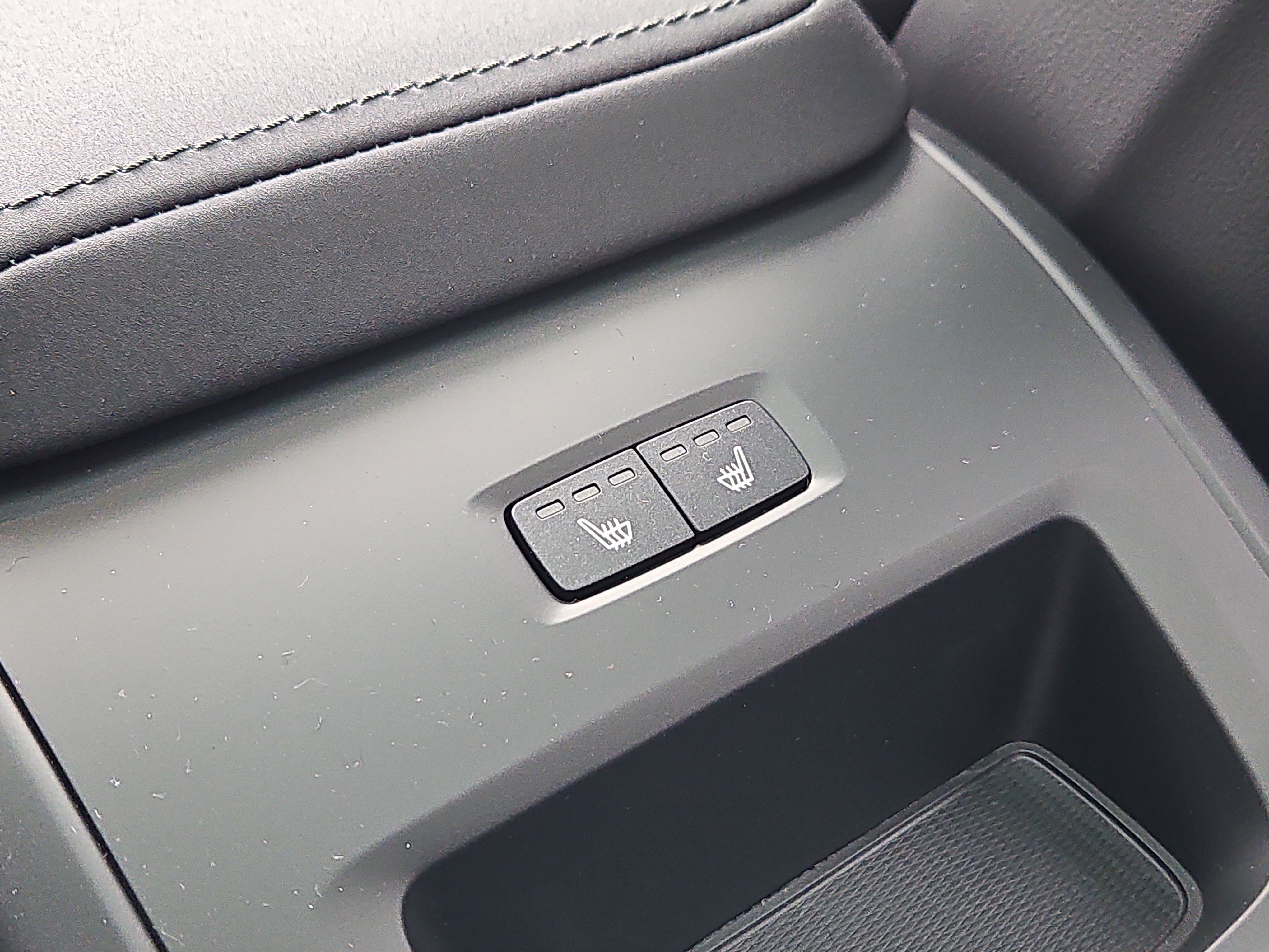 New 2026 Volvo XC60 B5 Plus w/ Protection Package Premier image 11