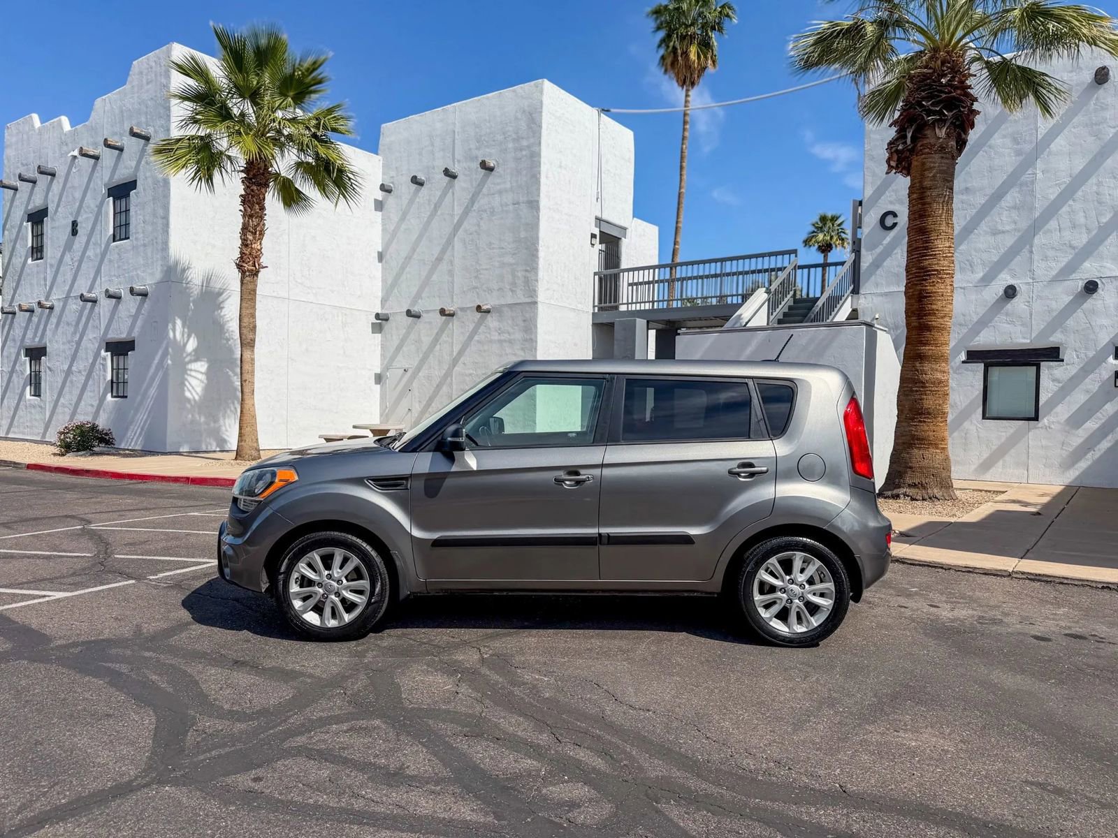 Used 2013 Kia Soul + image 3