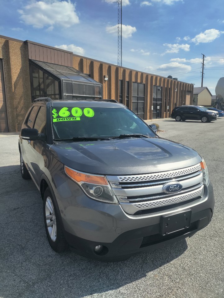 Used 2014 Ford Explorer XLT image 1
