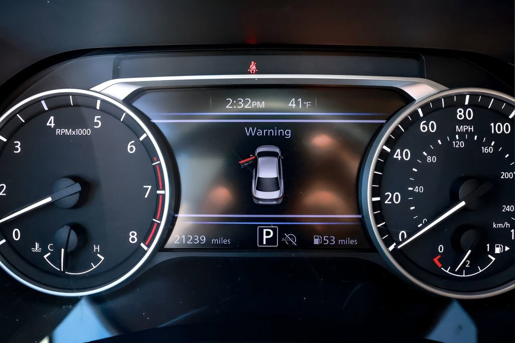Used 2025 Nissan Sentra SV FWD image 34