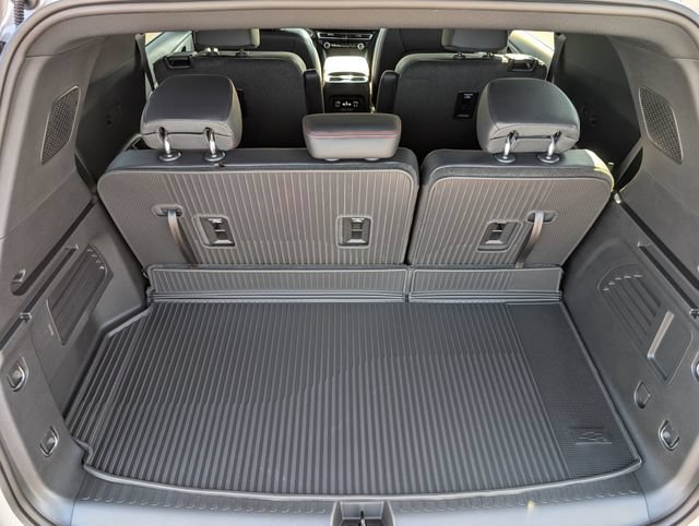 New 2026 Chevrolet Traverse Z71 w/ LPO, Floor Liner Package AWD/4WD image 14