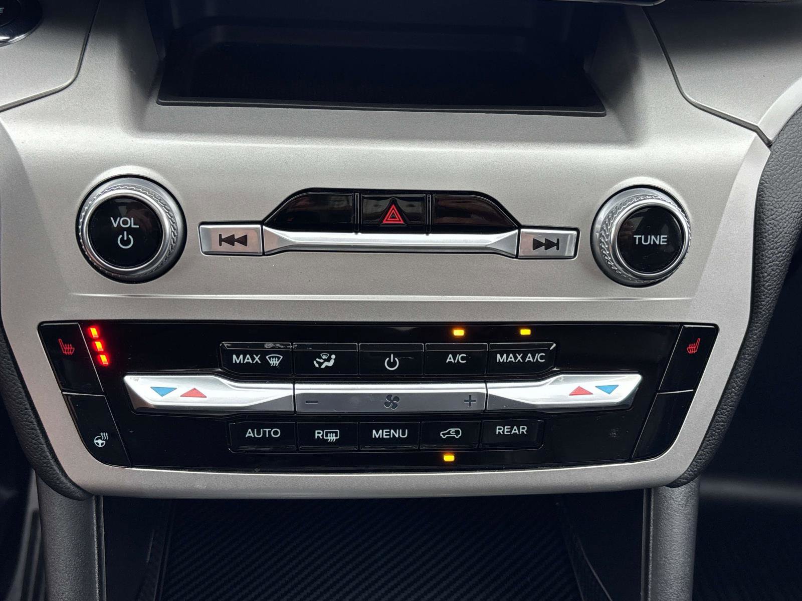 Used 2022 Ford Explorer XLT w/ Equipment Group 202A image 28