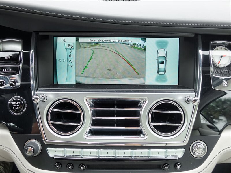 Used 2016 Rolls-Royce Wraith RWD image 25