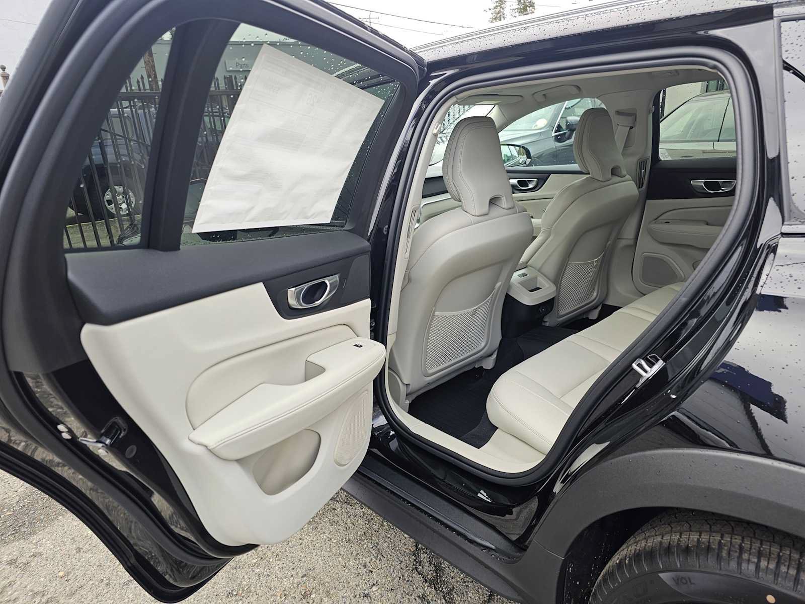New 2026 Volvo V60 B5 Cross Country Plus w/ Protection Package Premier AWD/4WD image 18