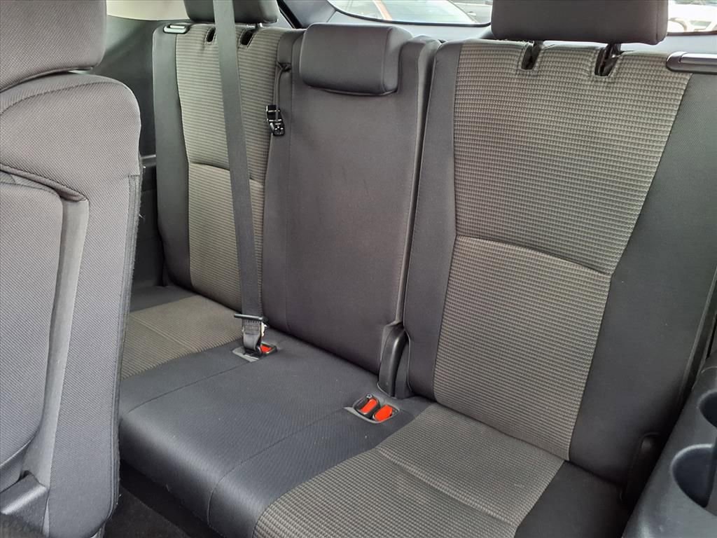 Certified 2023 Toyota Highlander L image 19