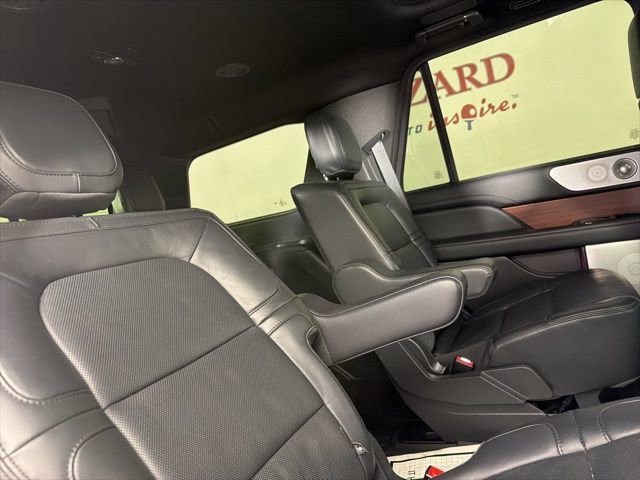 Used 2023 Lincoln Navigator Reserve AWD/4WD image 18