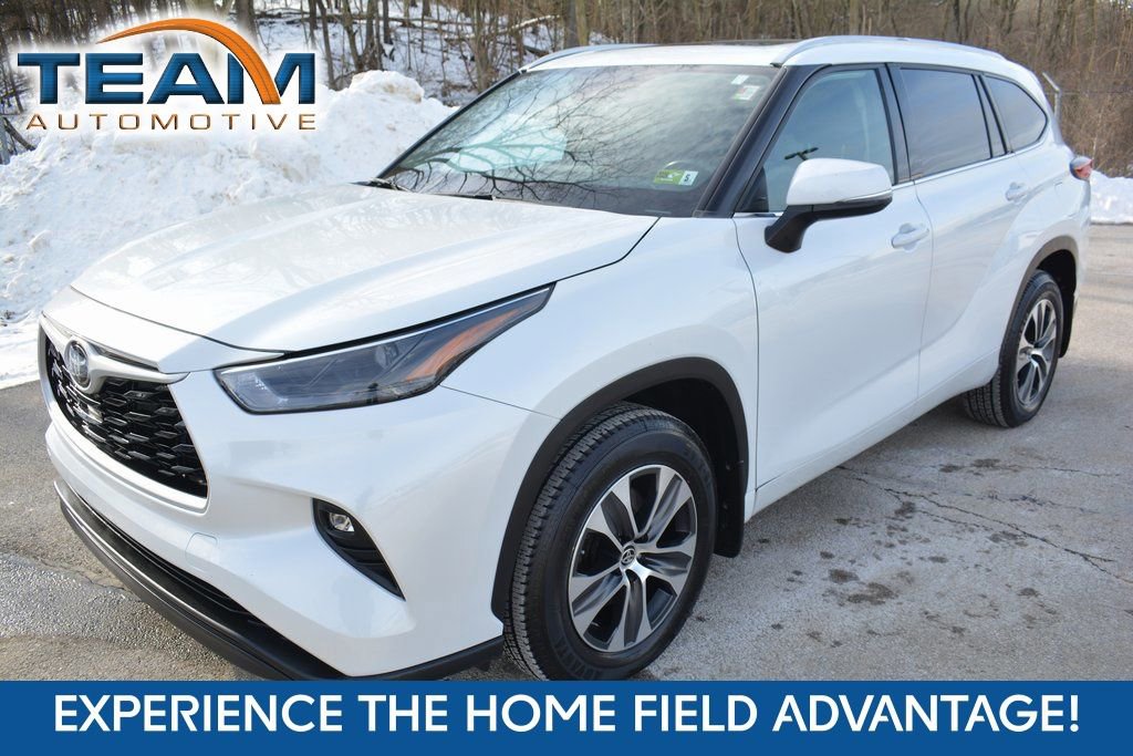 Used 2022 Toyota Highlander XLE image 1