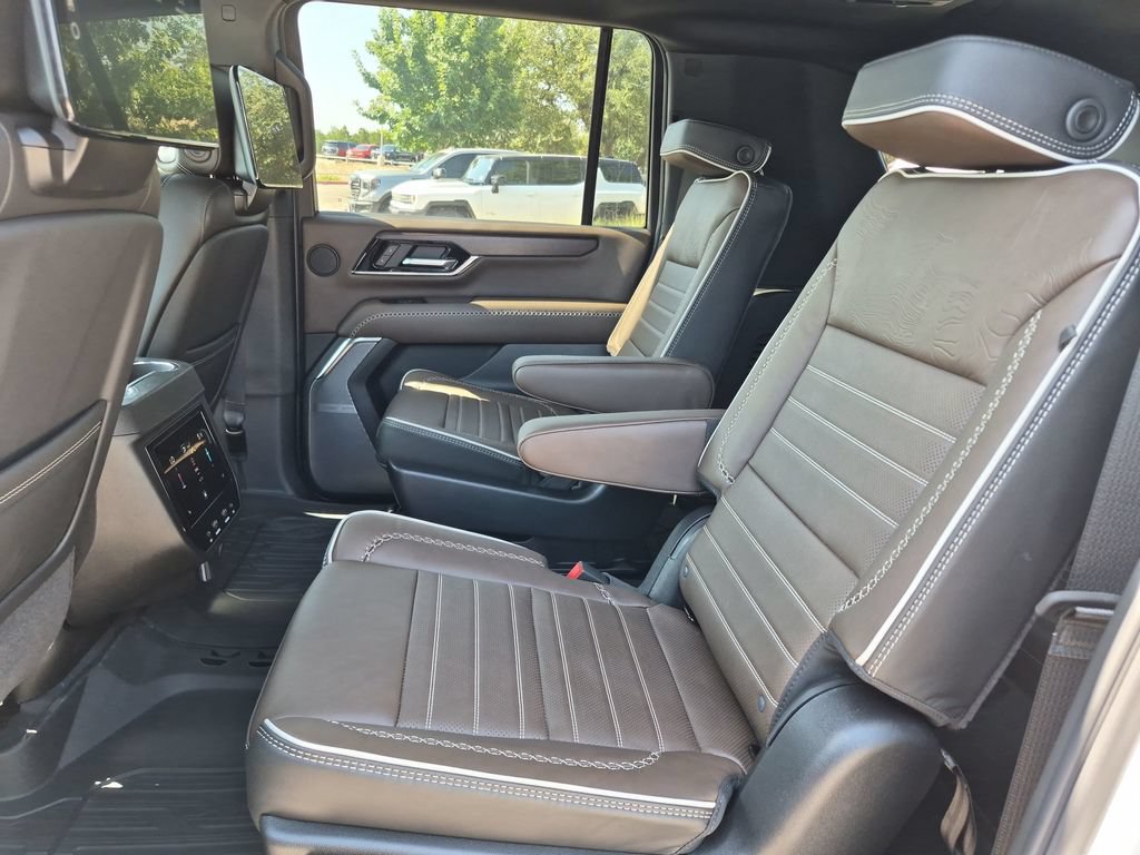 New 2026 GMC Yukon XL Denali Ultimate w/ LPO, Floor Liner Package AWD/4WD image 39