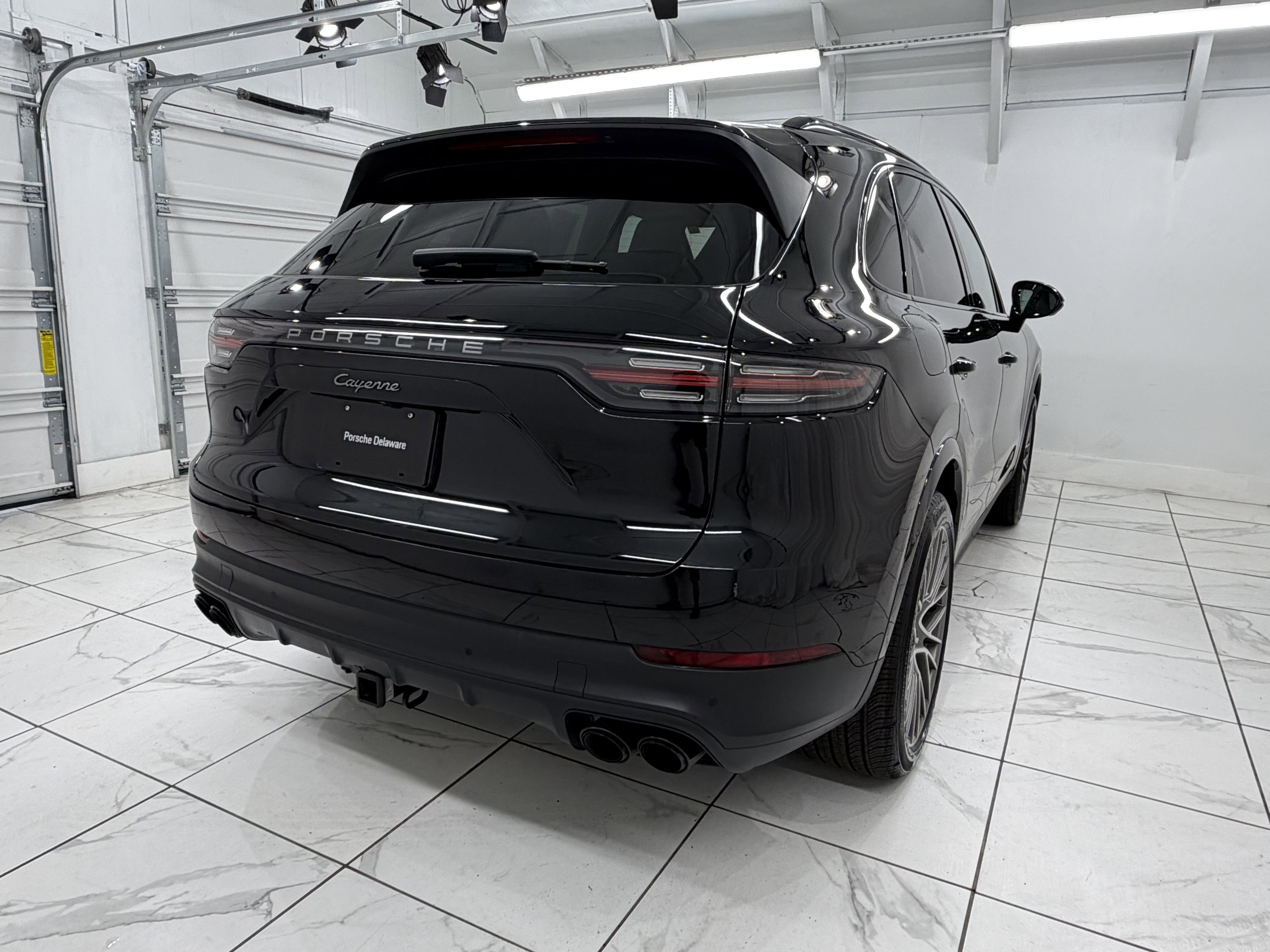 Certified 2023 Porsche Cayenne Platinum Edition image 13