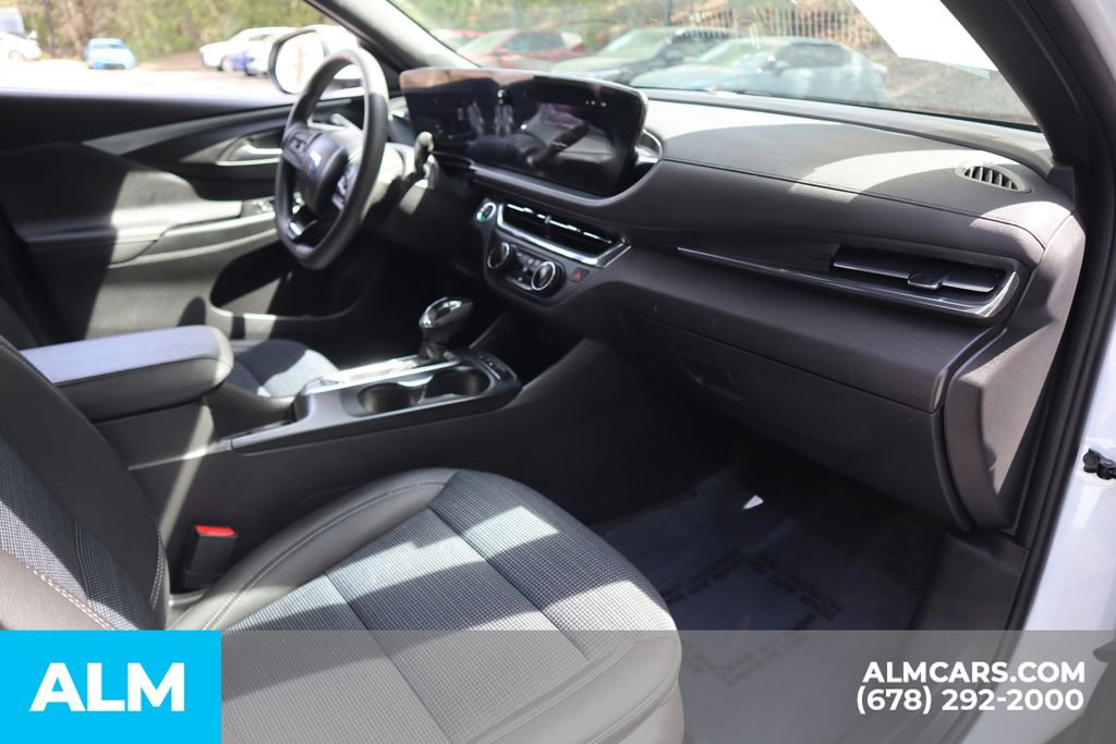 Used 2025 Buick Envista Preferred image 25