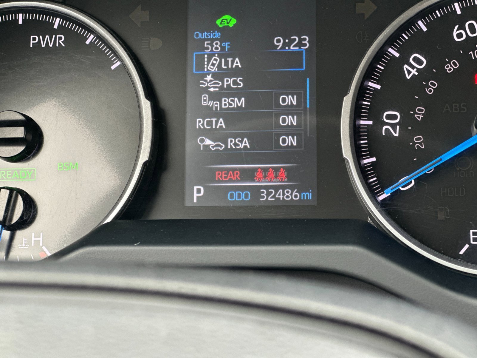 Used 2022 Toyota RAV4 LE image 26