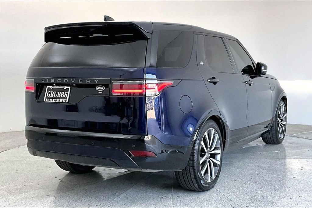 Used 2023 Land Rover Discovery HSE R-Dynamic AWD/4WD image 2