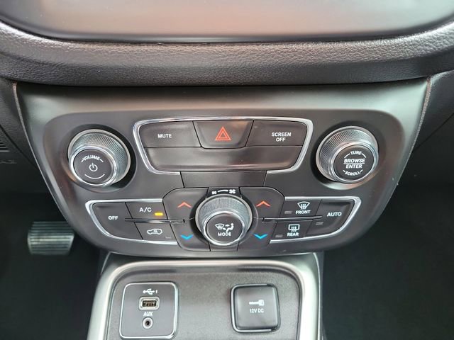 Used 2019 Jeep Compass Latitude image 32