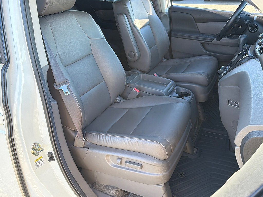 Used 2014 Honda Odyssey Touring Elite image 27