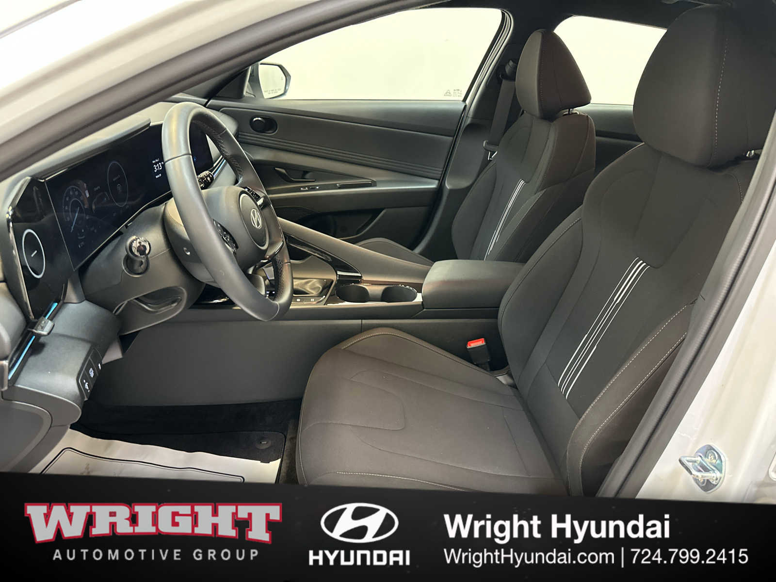 Used 2025 Hyundai Elantra SEL image 11