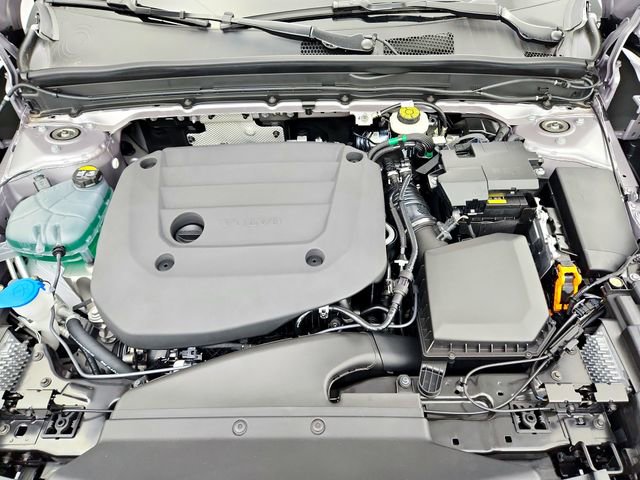 New 2026 Volvo XC40 B5 Plus w/ Protection Package Premier image 32