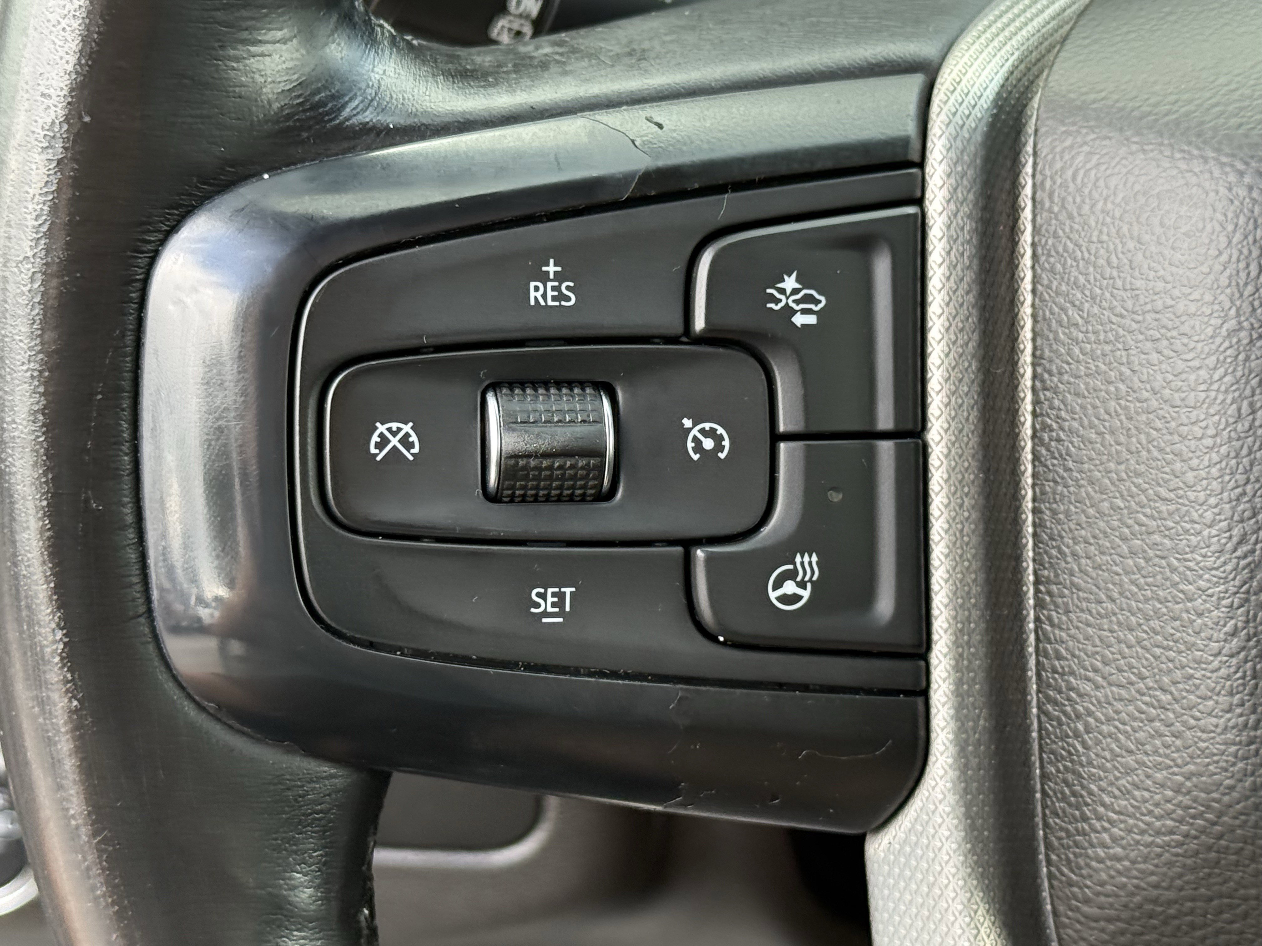 Used 2021 GMC Yukon Denali w/ Denali Premium Package RWD image 15