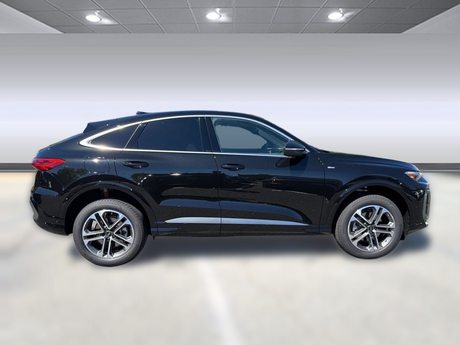 Used 2026 Audi Q5 Premium Plus w/ Premium Plus AWD/4WD image 8