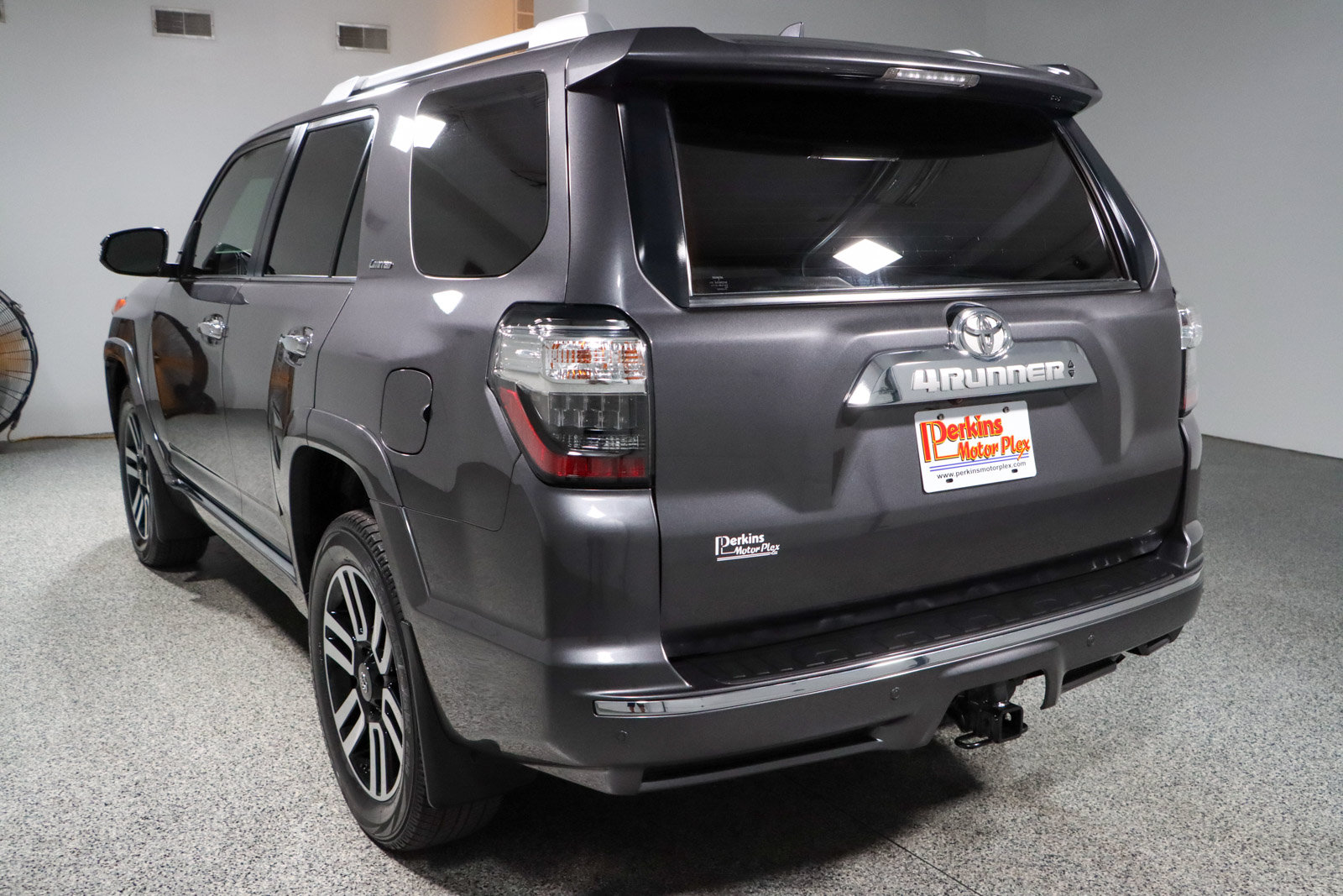 Used 2022 Toyota 4Runner Limited AWD/4WD image 9