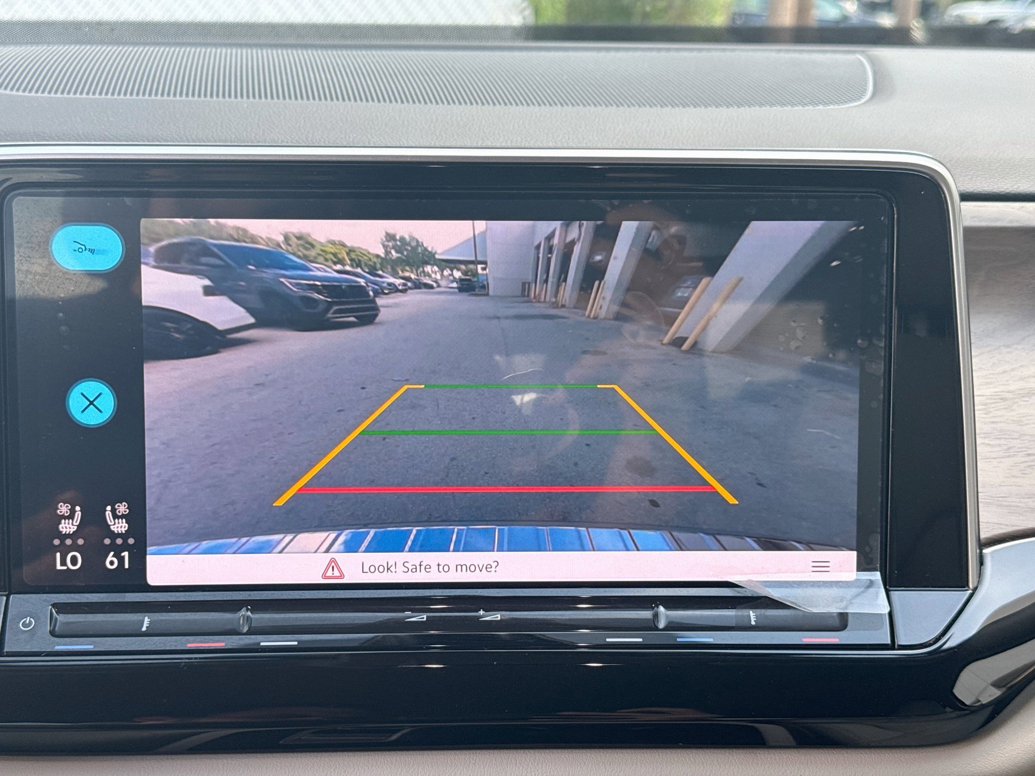 Used 2024 Volkswagen Atlas SE FWD image 13