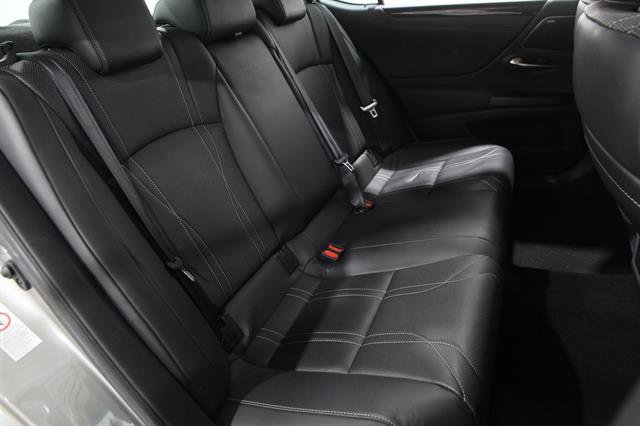 Used 2019 Lexus ES 350 w/ Accessory Package image 18