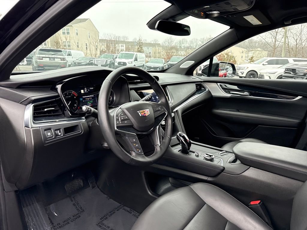 Used 2025 Cadillac XT5 Premium Luxury image 4