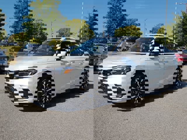 Used 2024 Honda Civic EX-L image 3