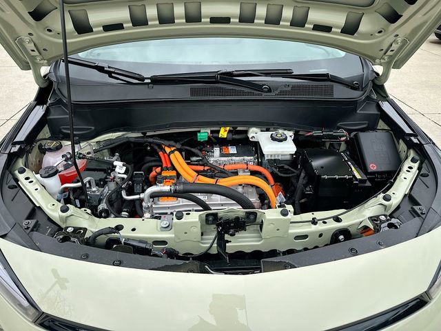New 2027 Chevrolet Bolt LT FWD image 31