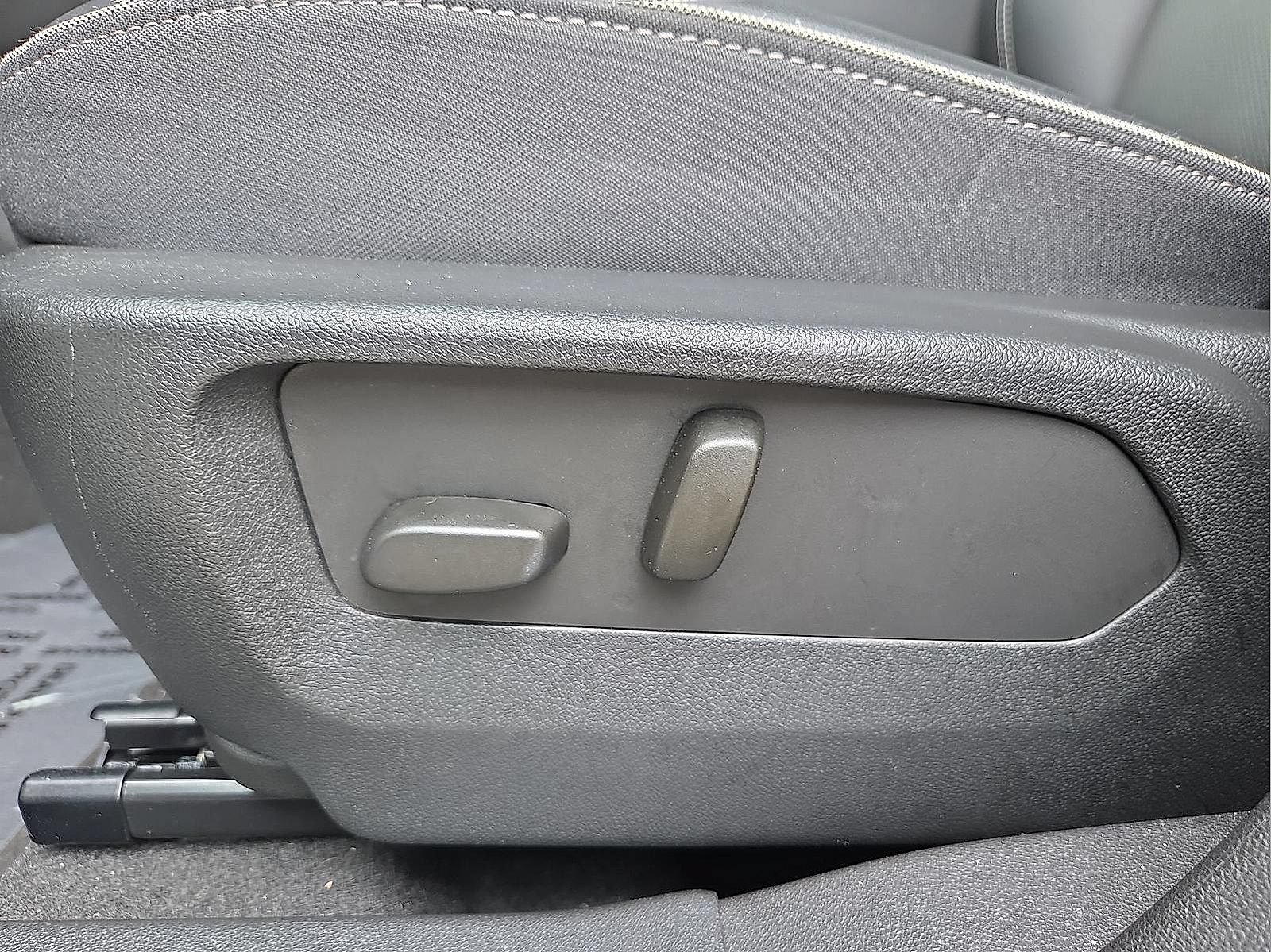 Used 2023 Buick Envision Essence AWD/4WD image 15