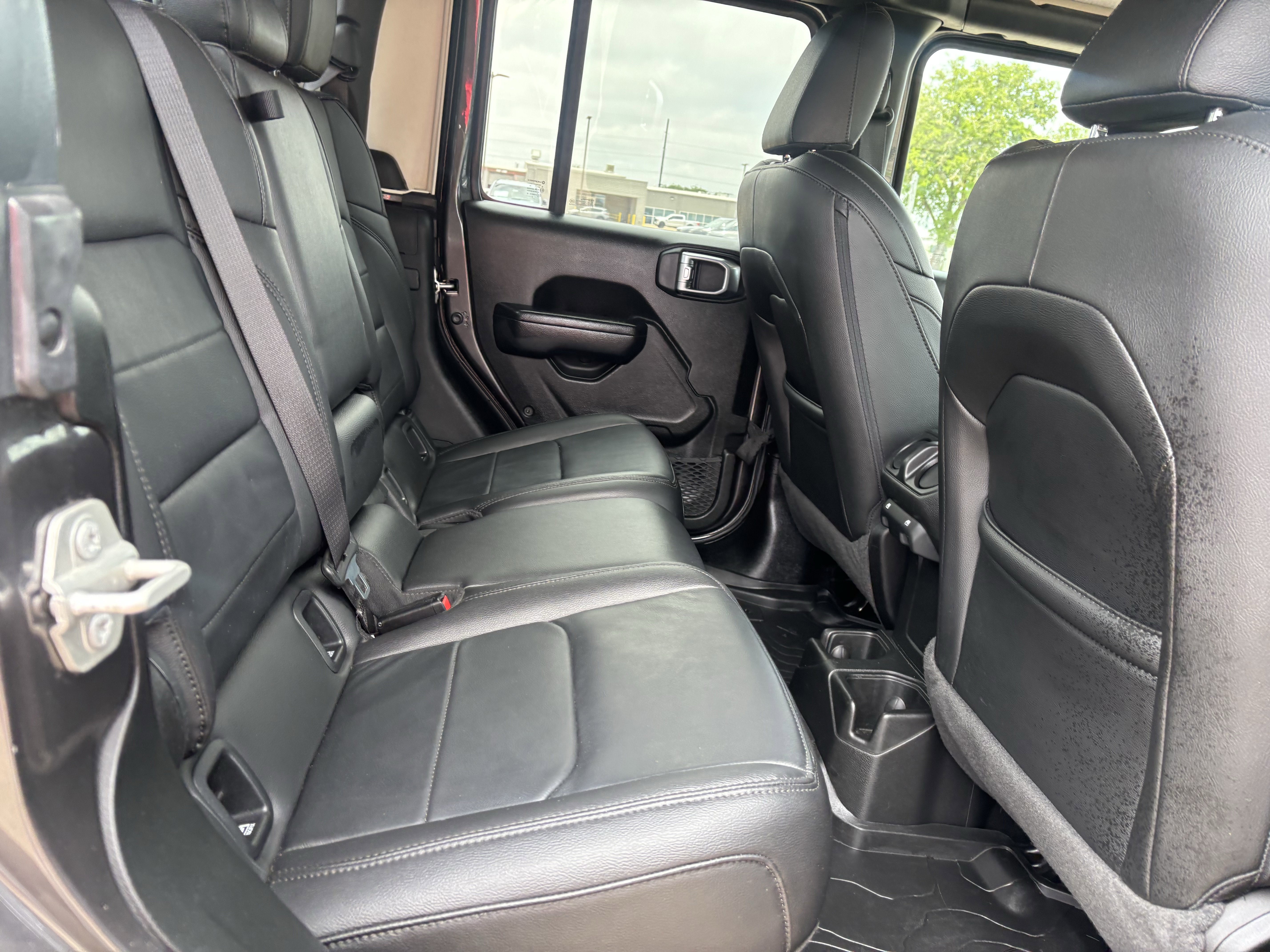 Used 2023 Jeep Gladiator Sport AWD/4WD image 19