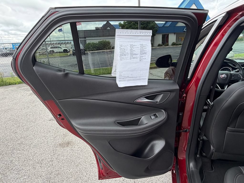 Used 2023 Buick Encore GX Select w/ Sport Touring Package FWD image 23