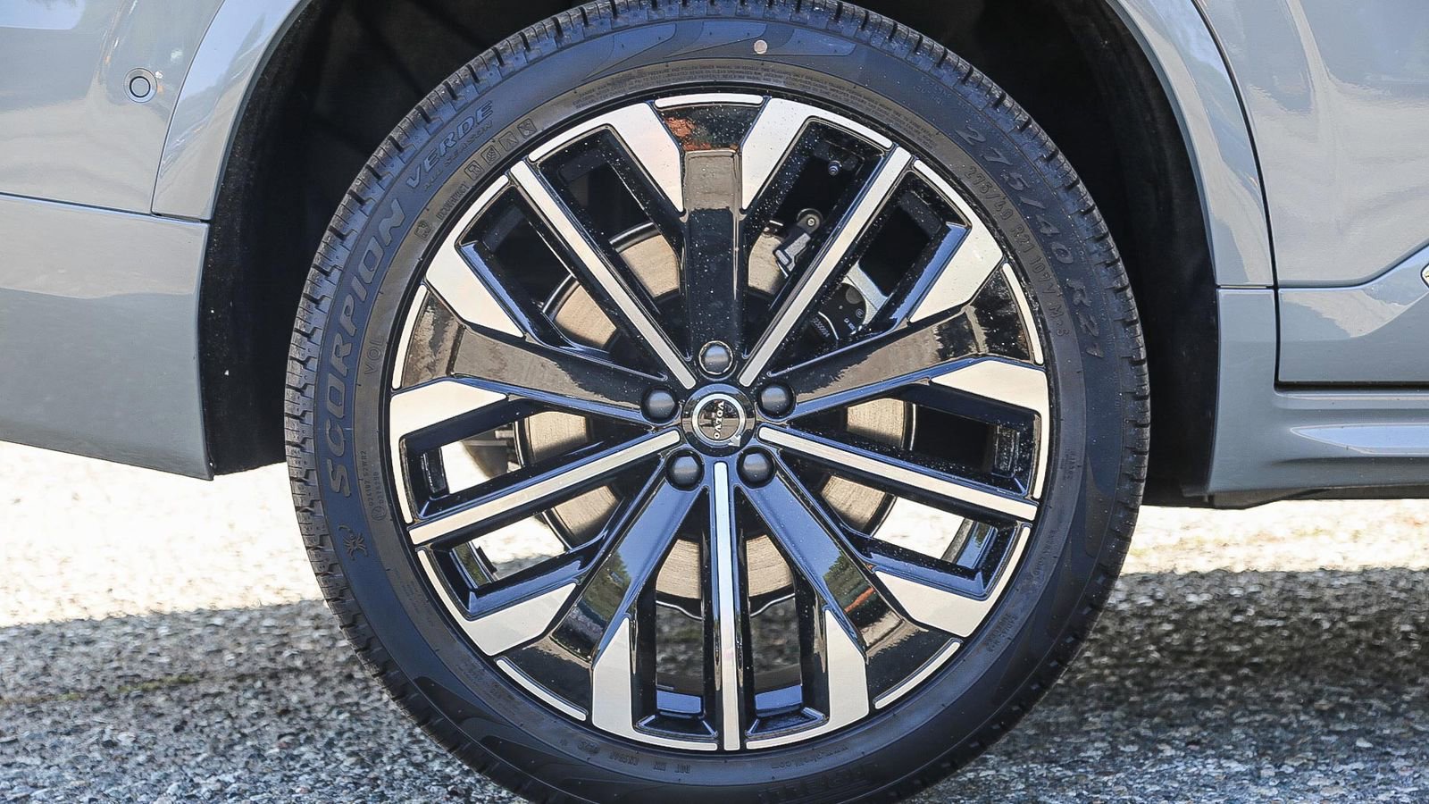 Used 2025 Volvo XC90 B6 Plus w/ Protection Package Premier AWD/4WD image 11