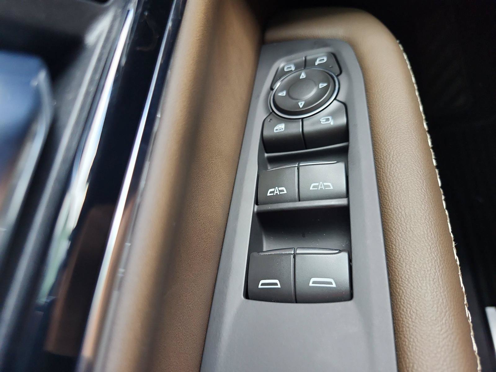 Certified 2025 GMC Yukon Denali Ultimate AWD/4WD image 24
