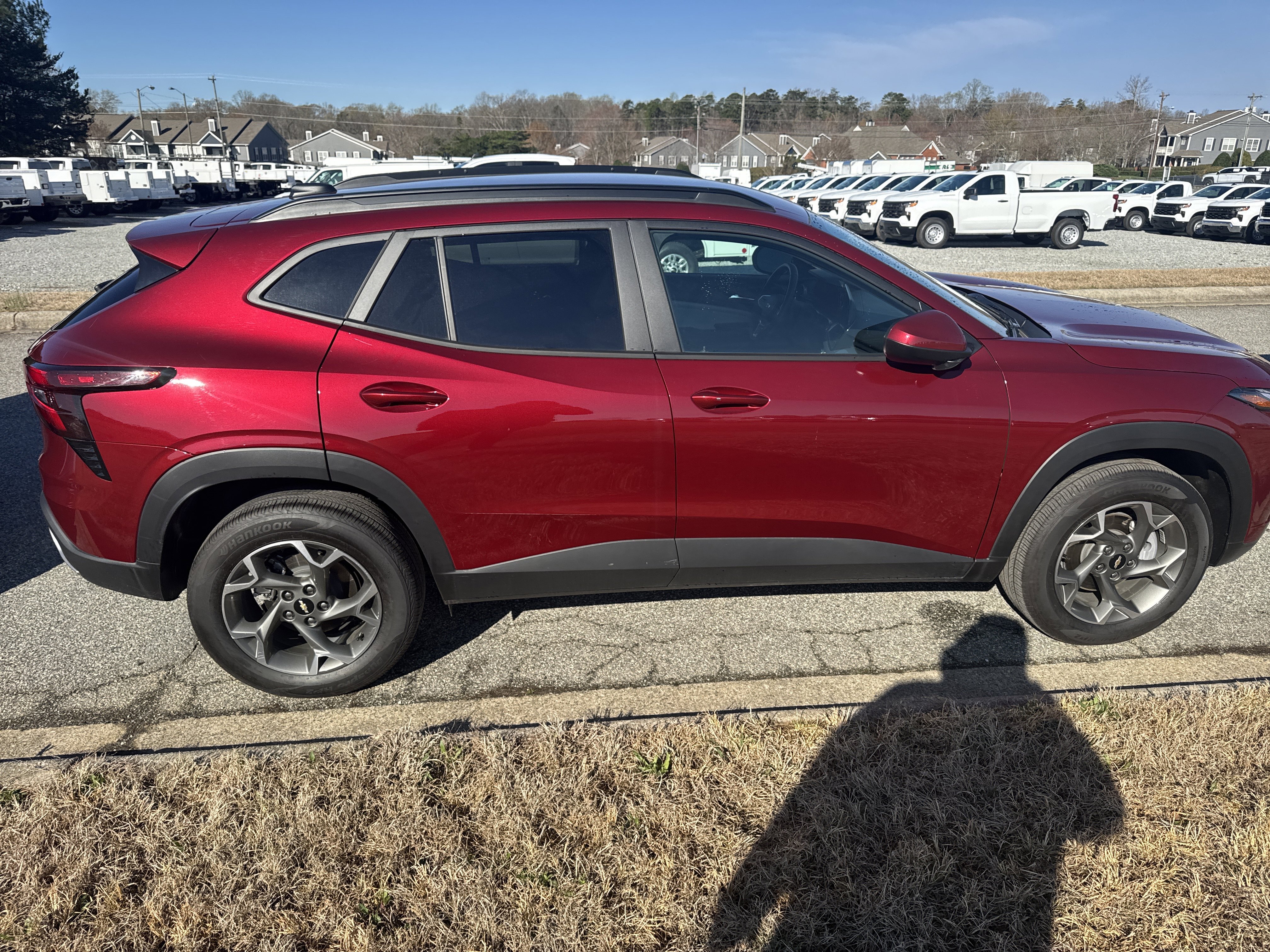 Used 2025 Chevrolet Trax LT w/ LT Convenience Package image 11