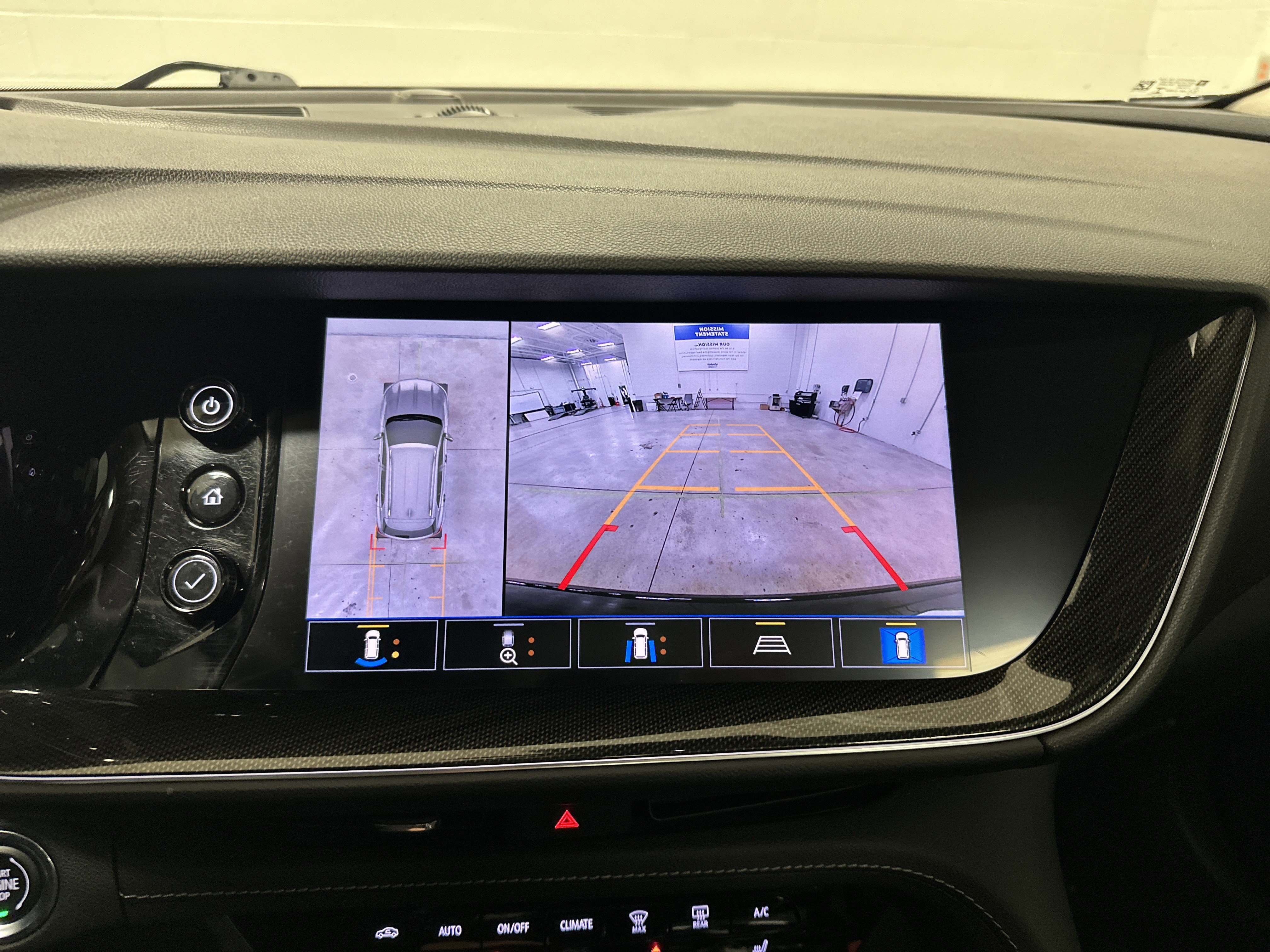 Used 2021 Buick Envision Essence w/ Technology Package I image 25