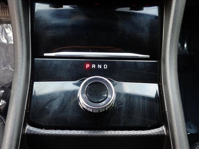 Used 2024 Jeep Grand Cherokee Laredo AWD/4WD image 19