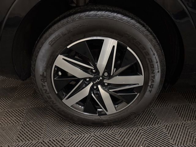 Certified 2023 Kia Sorento S image 24