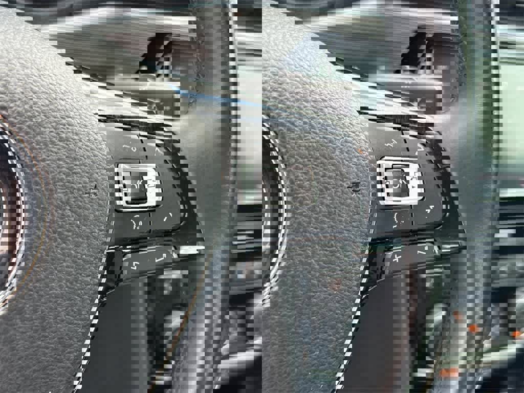 Used 2020 Volkswagen Passat 2.0T R-Line image 23