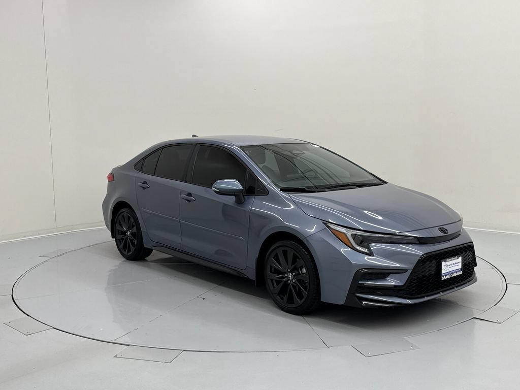 Used 2024 Toyota Corolla SE w/ SE Convenience Package FWD image 8