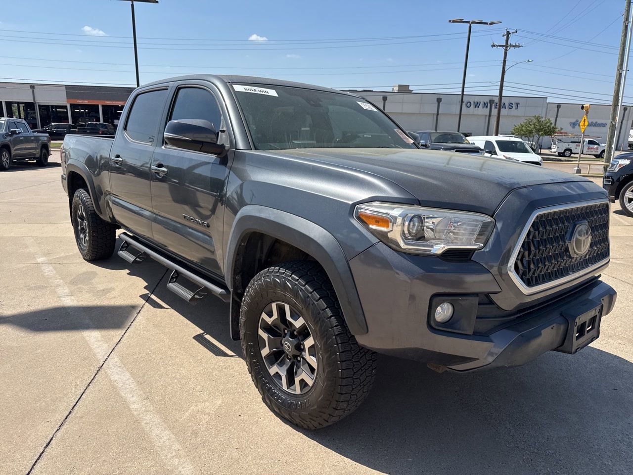 Used 2018 Toyota Tacoma TRD Off-Road w/ Technology Package image 3
