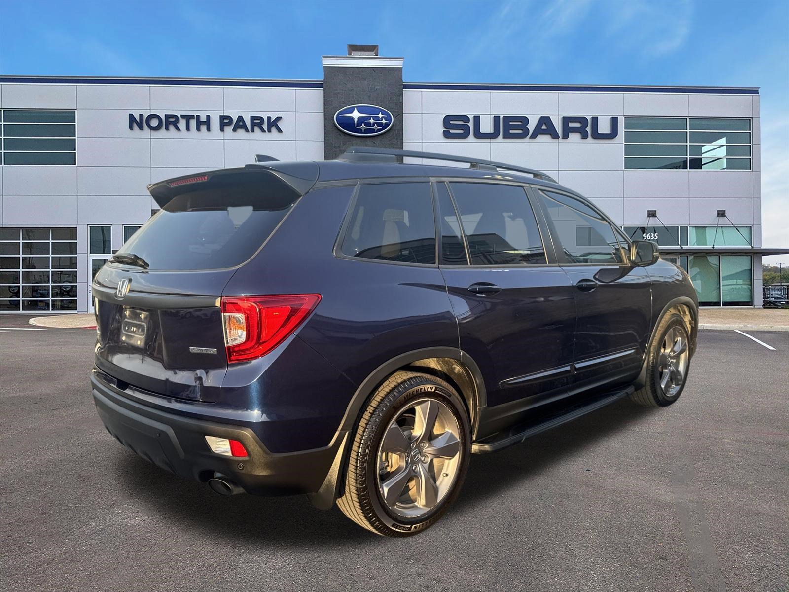 Used 2019 Honda Passport Touring image 3