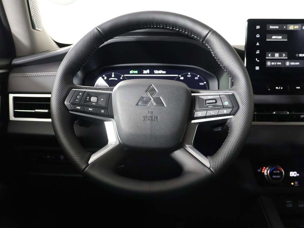New 2026 Mitsubishi Outlander SE image 42