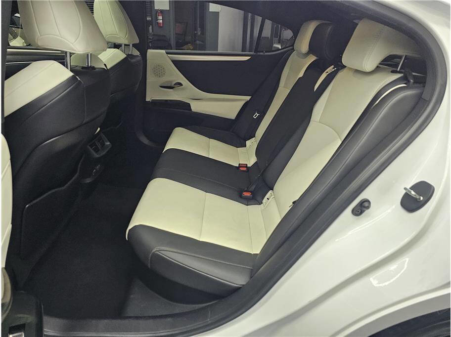 Used 2023 Lexus ES 300h F Sport w/ Accessory Package (Z2) FWD image 11