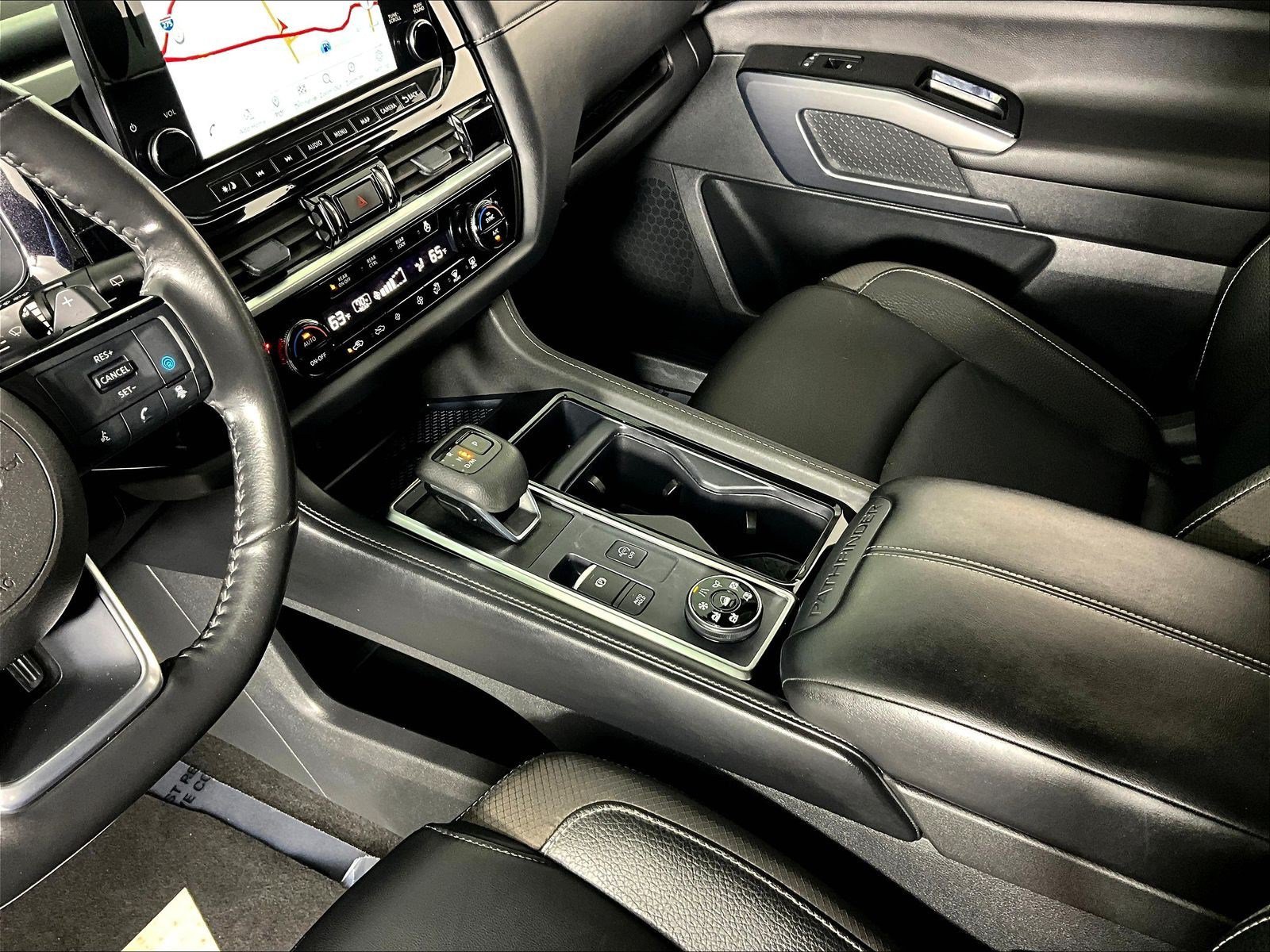 Used 2024 Nissan Pathfinder SL AWD/4WD image 18