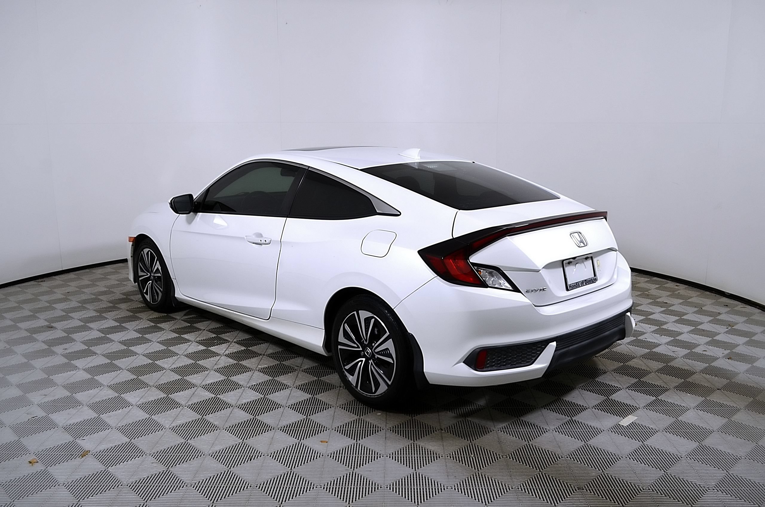 Used 2018 Honda Civic EX-L image 9