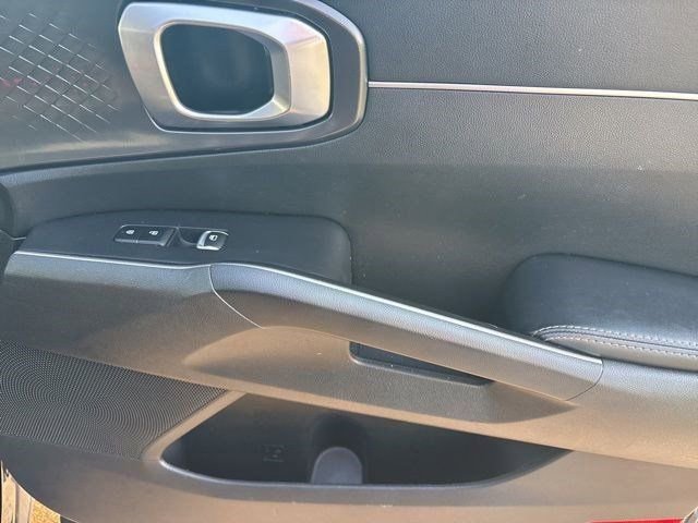 Used 2021 Kia Sorento LX image 40