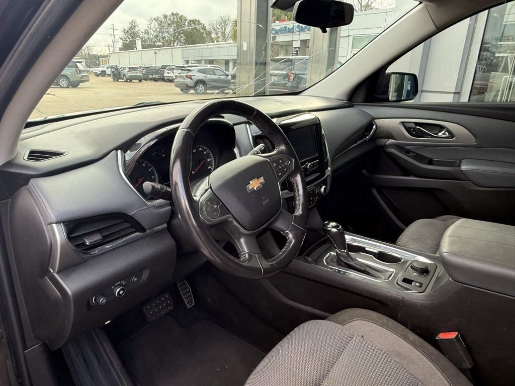 Certified 2018 Chevrolet Traverse LT image 5