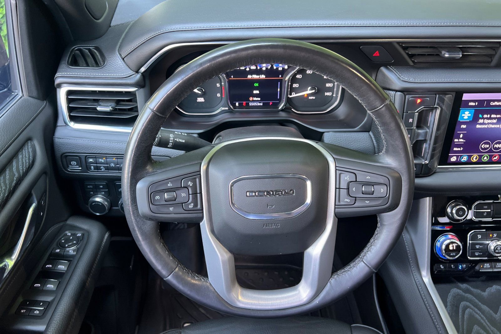 Used 2021 GMC Yukon XL Denali AWD/4WD image 14